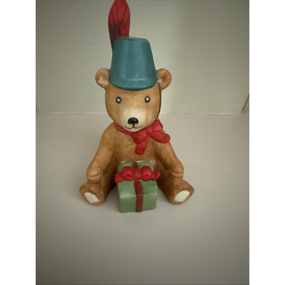 SCHMID G.F.1984 GORDON FRASER CHRISTMAS GIFT TEDDY BEAR PORCELAIN FIGURE.